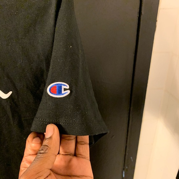 Men’s champion shirt size medium ! - Picture 3 of 5